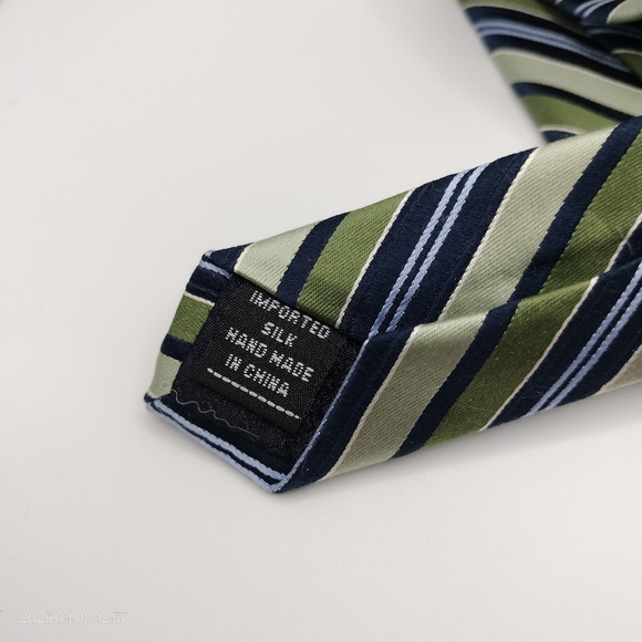 Jones New York Silk Hand Made Striped Green and Blue Men's Tie Necktie - Picture 4 of 7